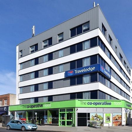 Travelodge London Raynes Park Exterior foto