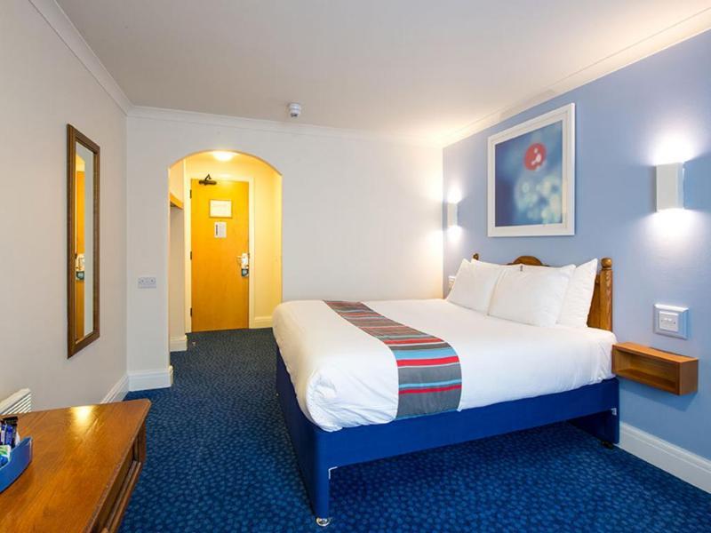 Travelodge London Raynes Park Exterior foto